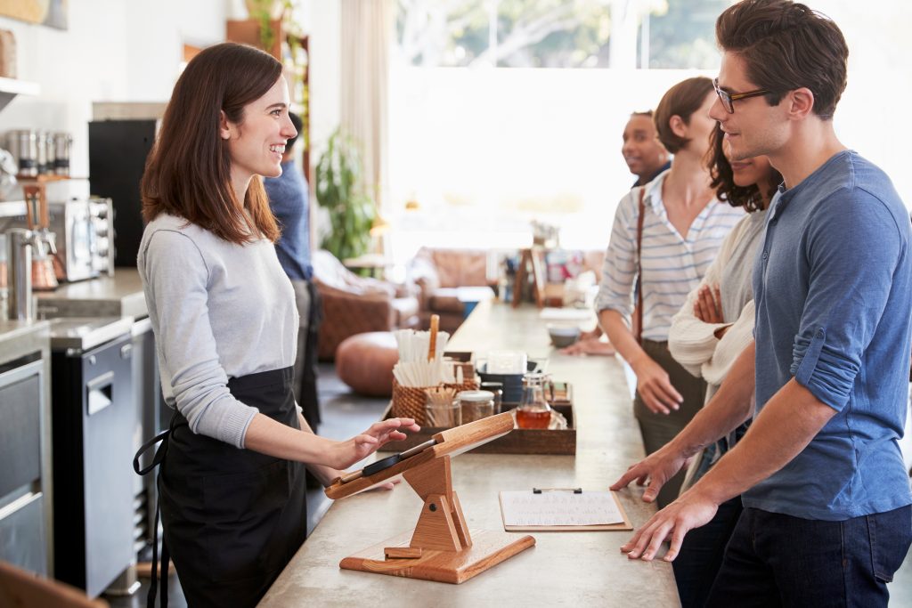 4 Restaurant Retention Strategies to Keep Customers Coming Back