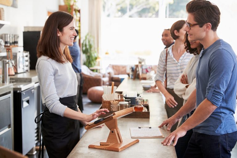 4 Restaurant Retention Strategies to Keep Customers Coming Back